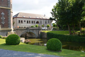 Гостиница Haras des Chartreux  Эстемпюи